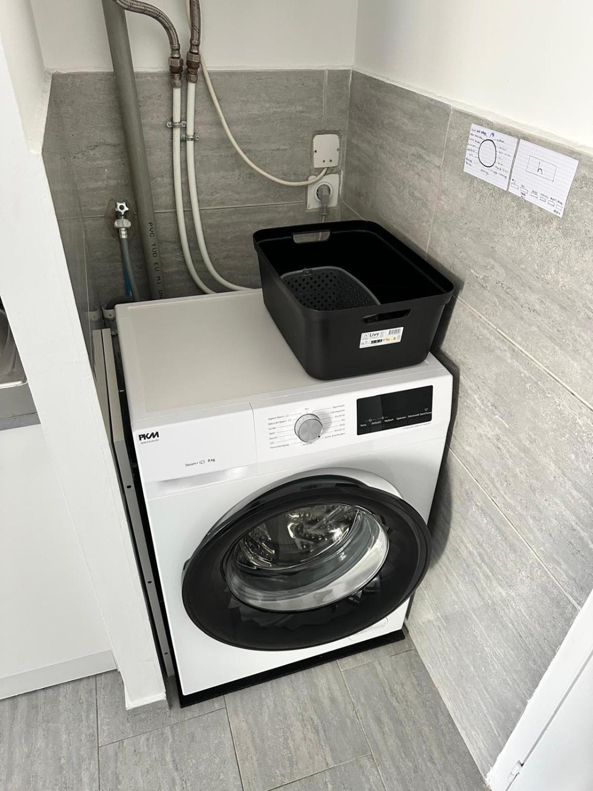 Appartement T2 Avec Terrasse Et Cour カヴァイヨン エクステリア 写真