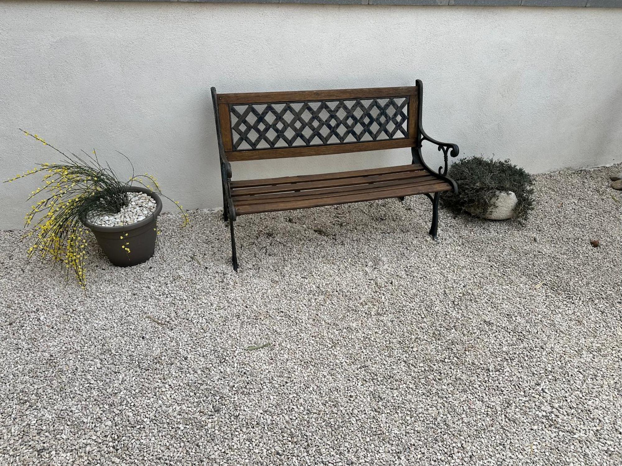 Appartement T2 Avec Terrasse Et Cour カヴァイヨン エクステリア 写真